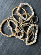 Armband natuursteen beige